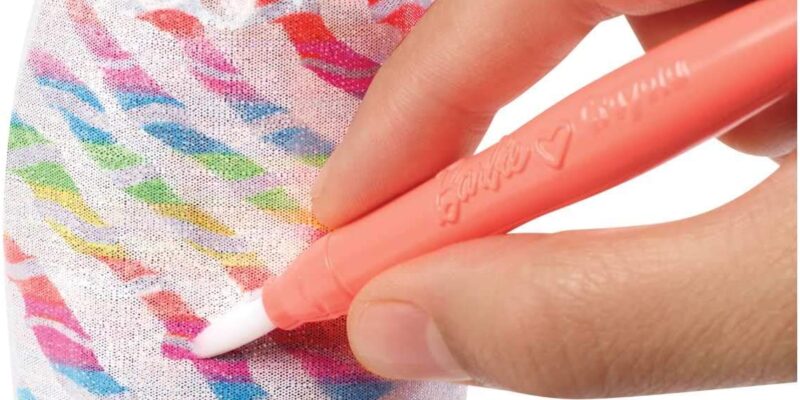 Barbie Loves Crayola Puppe – Mit Moden, Fruchtiger Farbenmix, Für Kinder Ab 4 Jahren