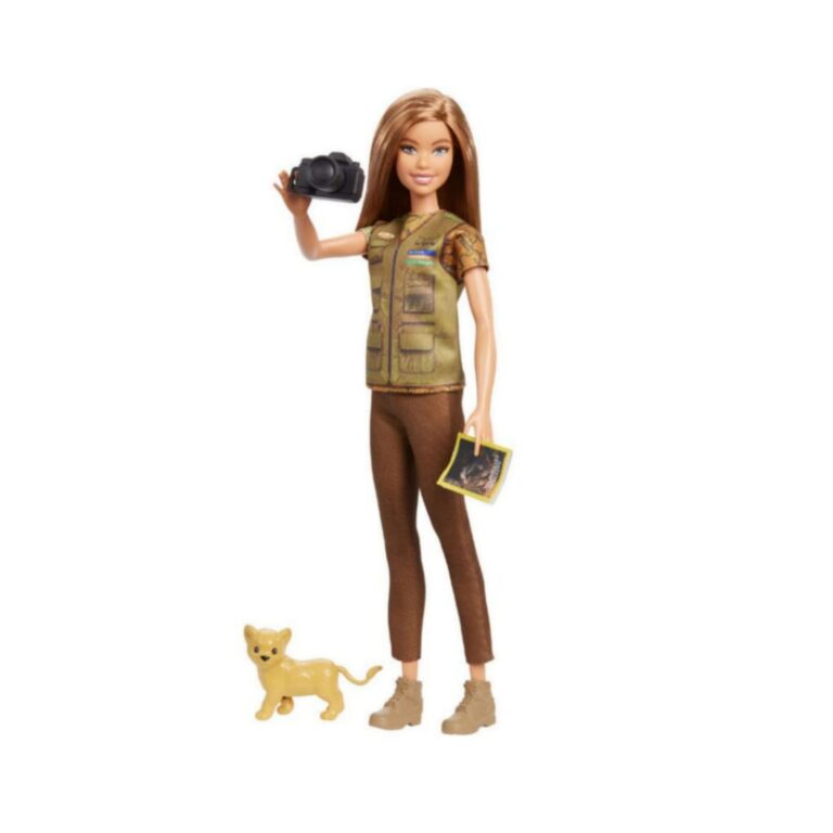 Barbie I Can Be Nat Geo Doll Green - GDM44