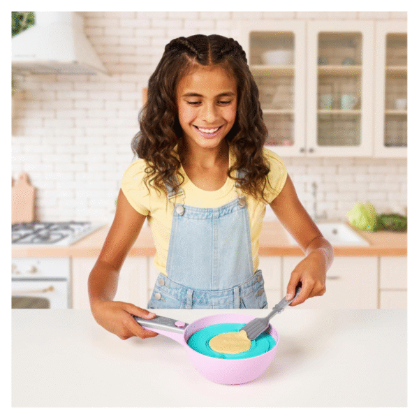 Cookeez Makery Pancake Treatz S2 Battery Operated - Image 4